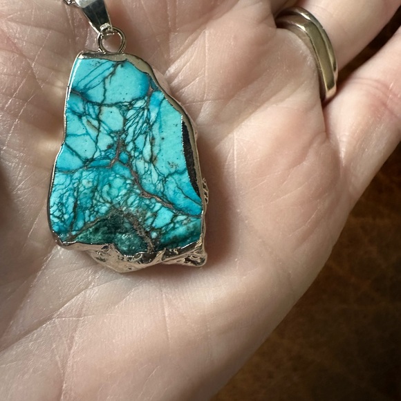 Turquoise and silver tone Pendant Necklace - Picture 7 of 12